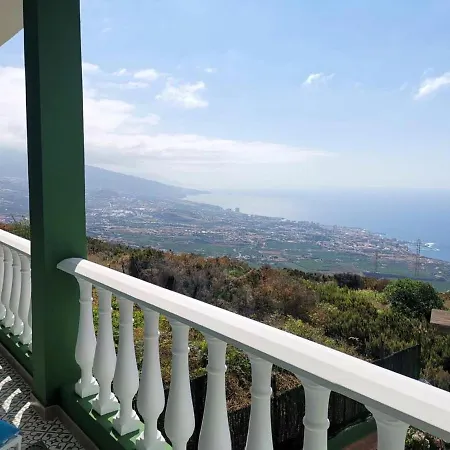 House With Mountain & Sea View Nyaraló *