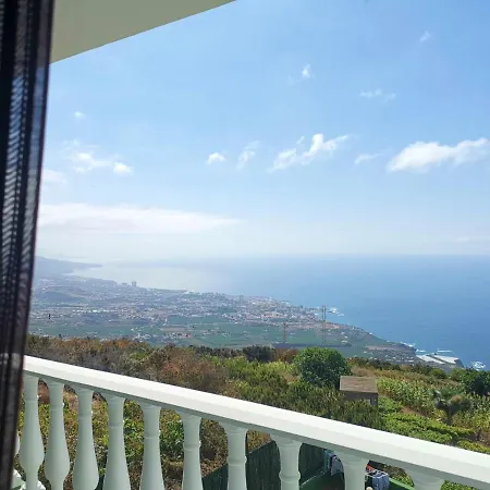 House With Mountain & Sea View Vakantiehuis *